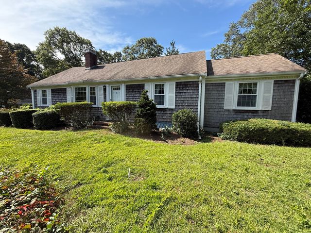 87 Hinckley Circle, Barnstable, MA 02655