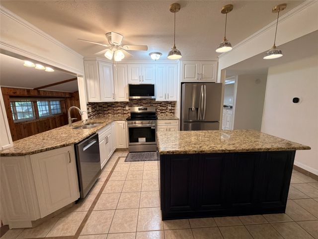 3709 Pinewood Street, Bedford, TX 76021