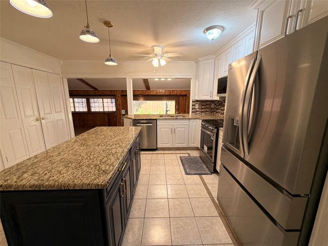 3709 Pinewood Street, Bedford, TX 76021
