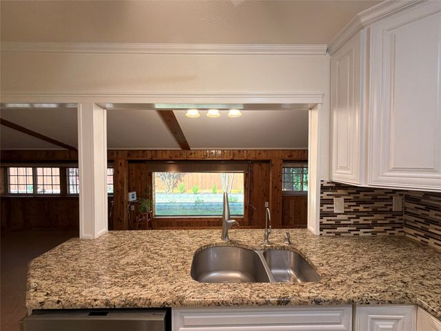 3709 Pinewood Street, Bedford, TX 76021
