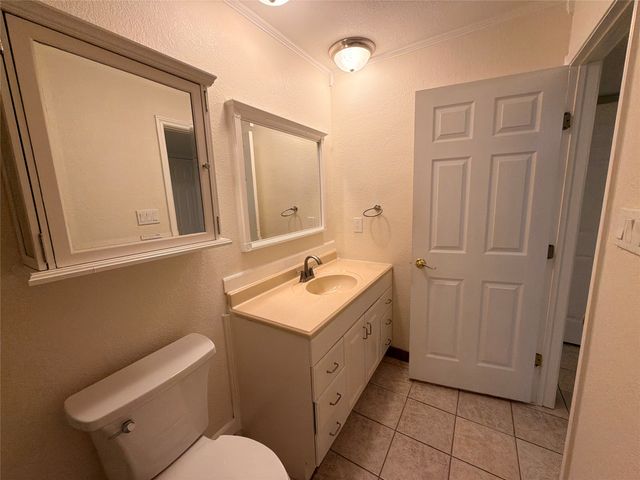 3709 Pinewood Street, Bedford, TX 76021