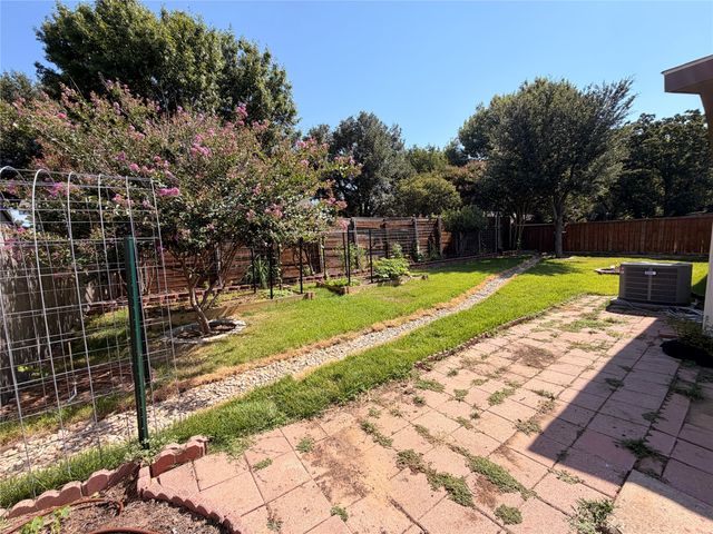 3709 Pinewood Street, Bedford, TX 76021