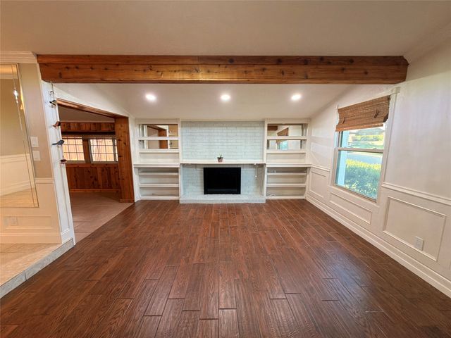 3709 Pinewood Street, Bedford, TX 76021