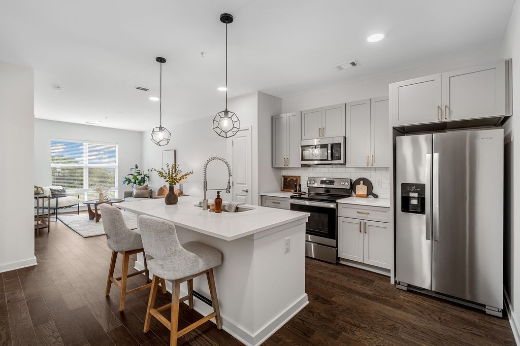 1677 54th Ave N Apt 201, Nashville, TN 37209