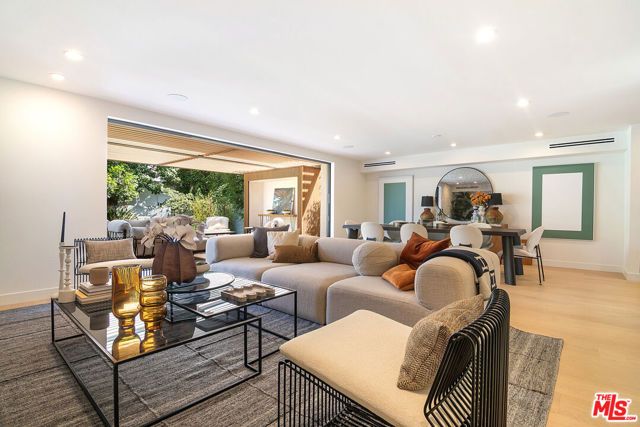 10639 Cushdon Avenue, Los Angeles, CA 90064