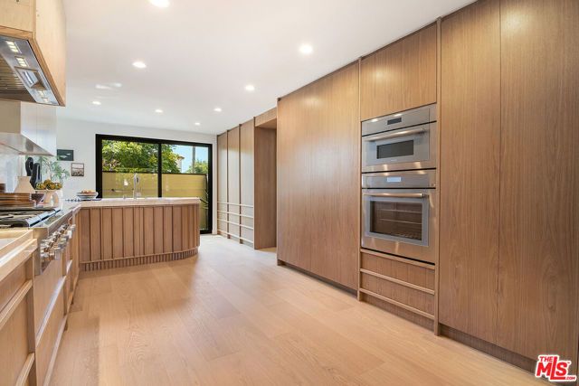 10639 Cushdon Avenue, Los Angeles, CA 90064