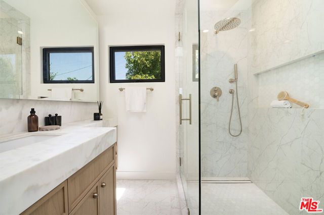 10639 Cushdon Avenue, Los Angeles, CA 90064