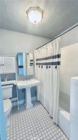 1546 Rosalia Road, Los Angeles, CA 90027