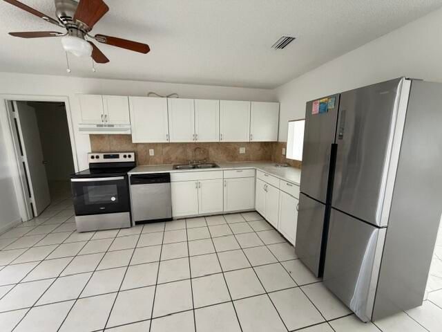 7355 Pinedale Drive, Boynton Beach, FL 33436