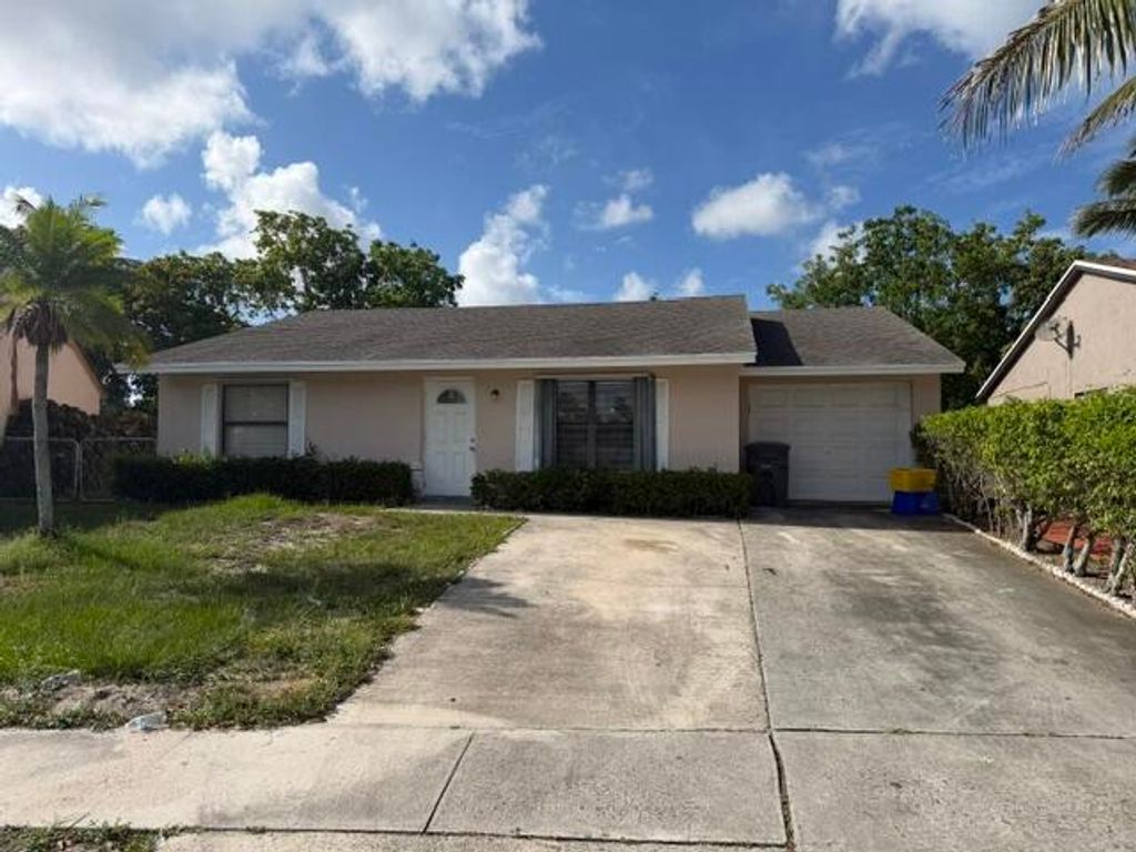 7355 Pinedale Drive, Boynton Beach, FL 33436