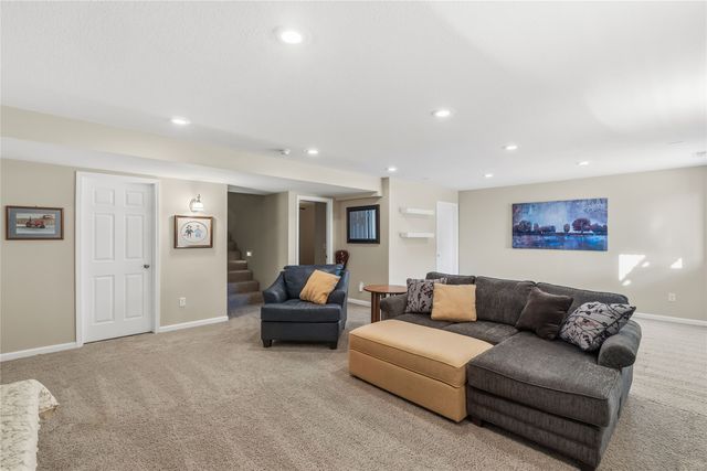 1021 SW 47th Circle SW, Ankeny, IA 50023