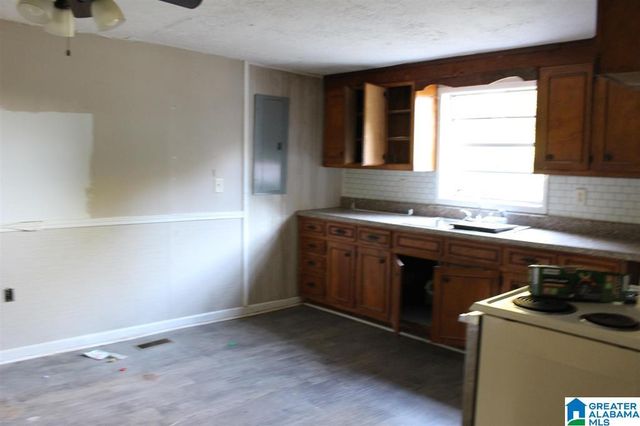 111 COUNTY ROAD 1202, Vinemont, AL 35179