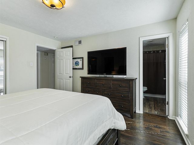 4317 Hartford Street 102, Dallas, TX 75219