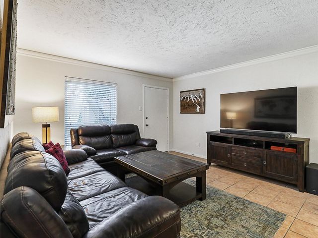 4317 Hartford Street 102, Dallas, TX 75219