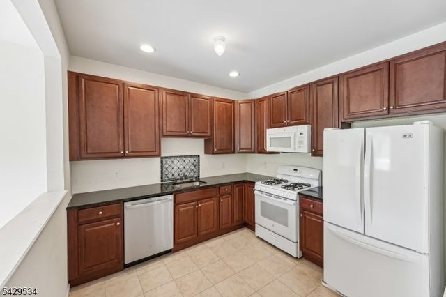 26 DeCroce Ct, Parsippany-troy Hills Twp., NJ 07054