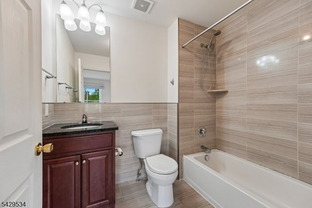 26 DeCroce Ct, Parsippany-troy Hills Twp., NJ 07054