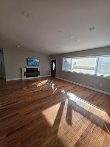 1724 New Haven Avenue, Far Rockaway, NY 11691