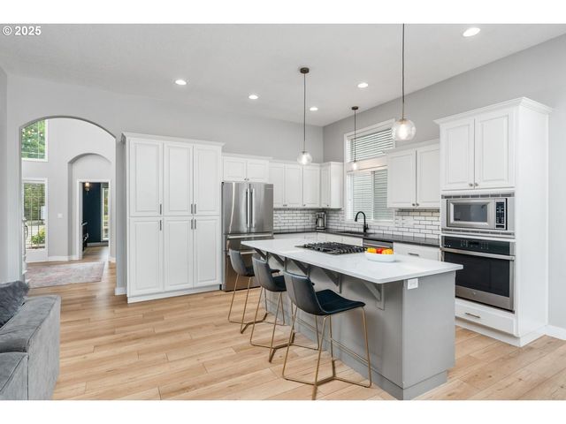 2955 Nw DAHLIA Dr, Camas, WA 98607