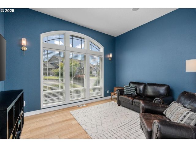 2955 Nw DAHLIA Dr, Camas, WA 98607