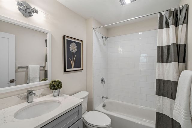 12 Arnold Circle 3, Cambridge, MA 02139