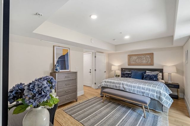 12 Arnold Circle 3, Cambridge, MA 02139
