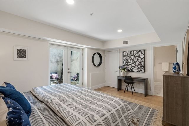 12 Arnold Circle 3, Cambridge, MA 02139