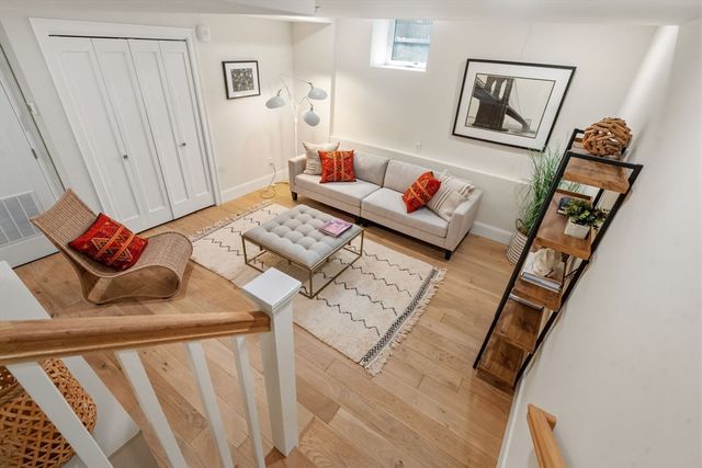 12 Arnold Circle 3, Cambridge, MA 02139