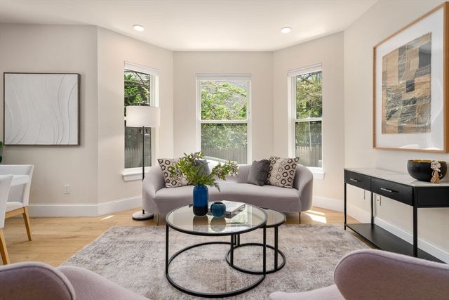 12 Arnold Circle 3, Cambridge, MA 02139