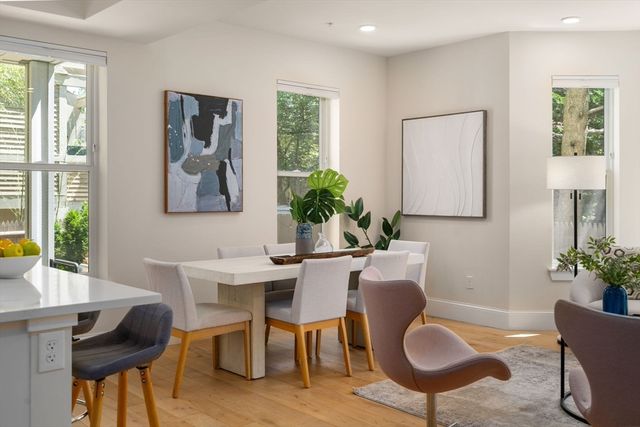 12 Arnold Circle 3, Cambridge, MA 02139
