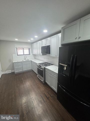 428 MANHATTAN ST, Essington, PA 19029