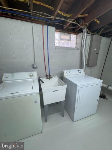 428 MANHATTAN ST, Essington, PA 19029