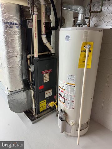 428 MANHATTAN ST, Essington, PA 19029