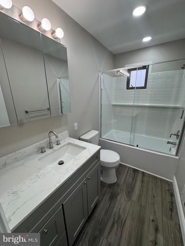 428 MANHATTAN ST, Essington, PA 19029