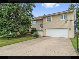 20698 N Eugene Avenue, Lincolnshire, IL 60069