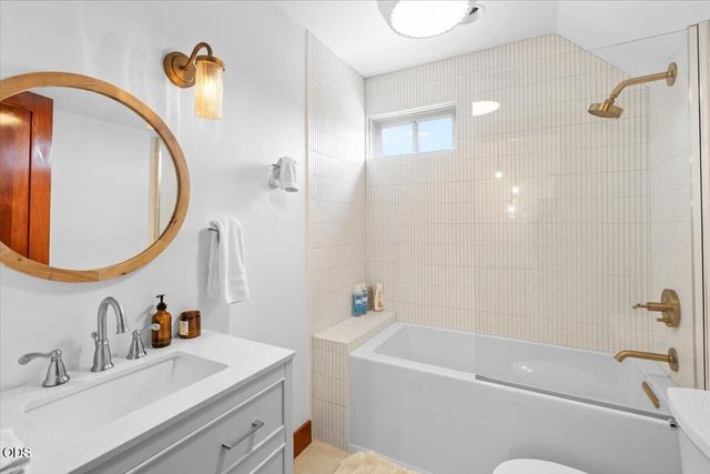 139 SW I Street, Grants Pass, OR 97526