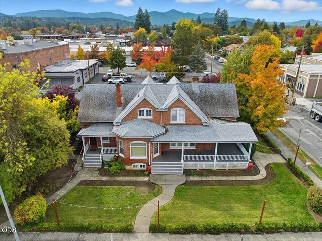 139 SW I Street, Grants Pass, OR 97526