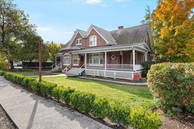 139 SW I Street, Grants Pass, OR 97526