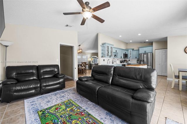 14848 SW 181st Ter, Miami, FL 33187