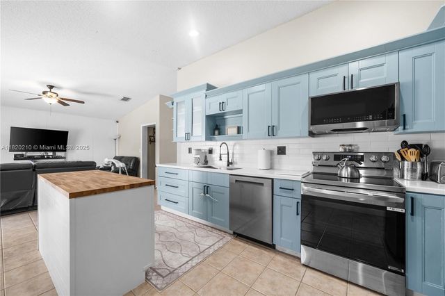 14848 SW 181st Ter, Miami, FL 33187