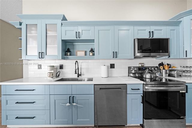 14848 SW 181st Ter, Miami, FL 33187