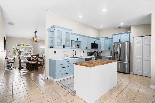 14848 SW 181st Ter, Miami, FL 33187