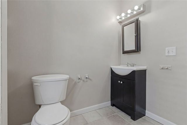 821 Potters Avenue, Providence, RI 02907