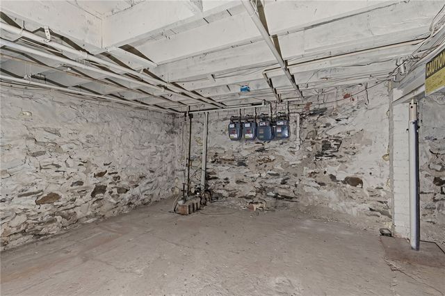 821 Potters Avenue, Providence, RI 02907