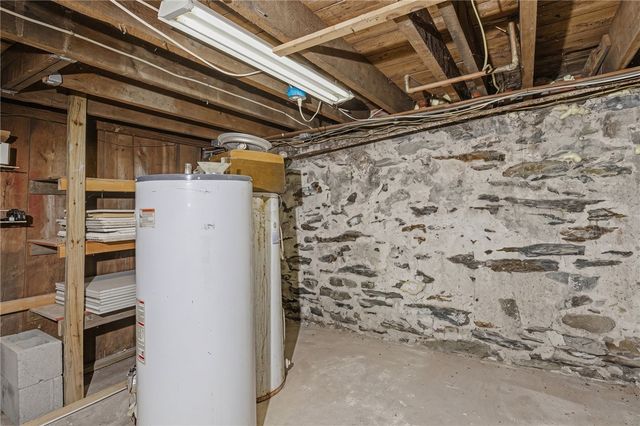 821 Potters Avenue, Providence, RI 02907
