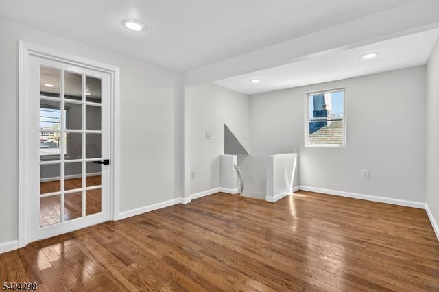 562 Tremont Ave, City Of Orange Twp., NJ 07050