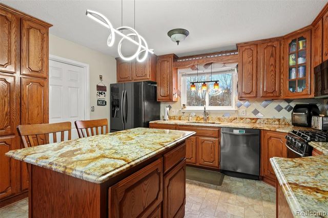 70482 Wolcott Road, Armada, MI 48005