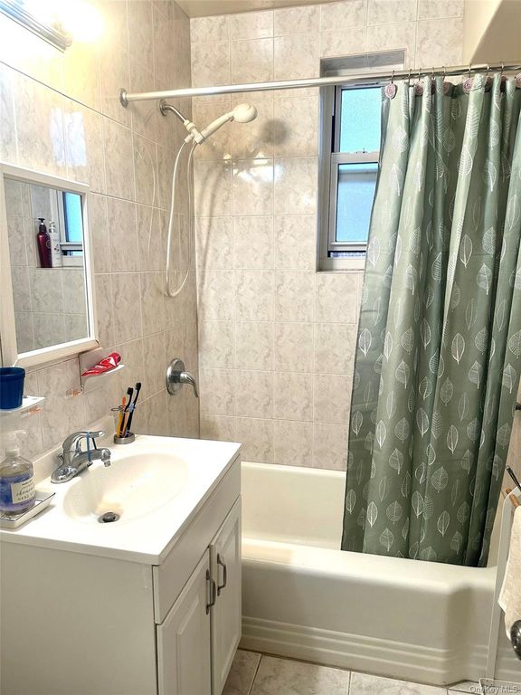 30-11 Parsons Boulevard 5A, Flushing, NY 11354 — photo 2