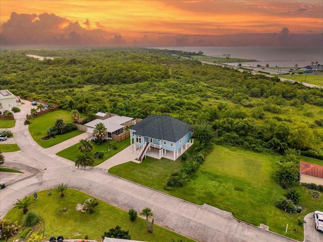 218 Debbie Lane, San Leon, TX 77539