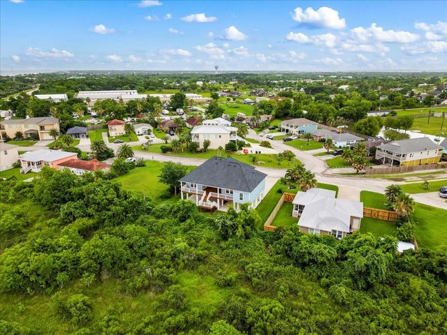 218 Debbie Lane, San Leon, TX 77539