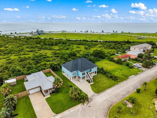 218 Debbie Lane, San Leon, TX 77539
